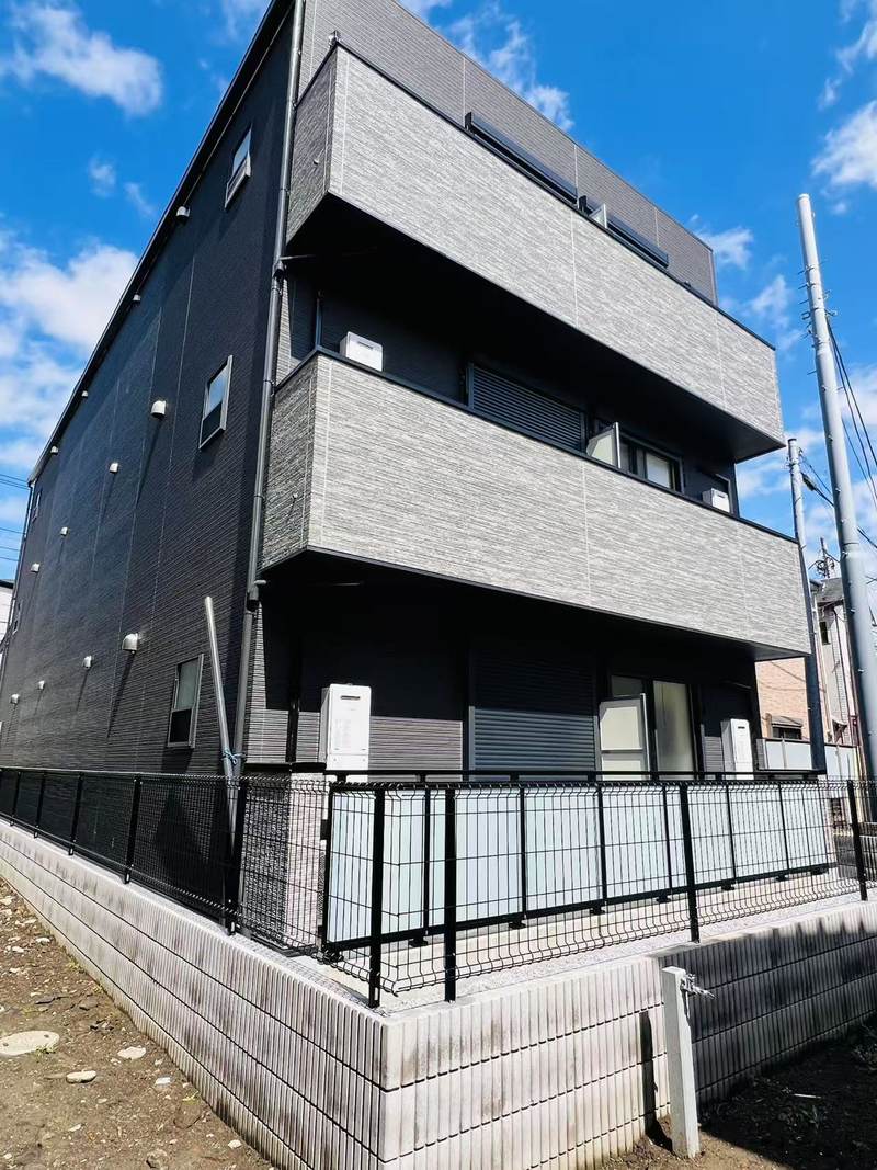 TS・志茂を角地側から見た外観